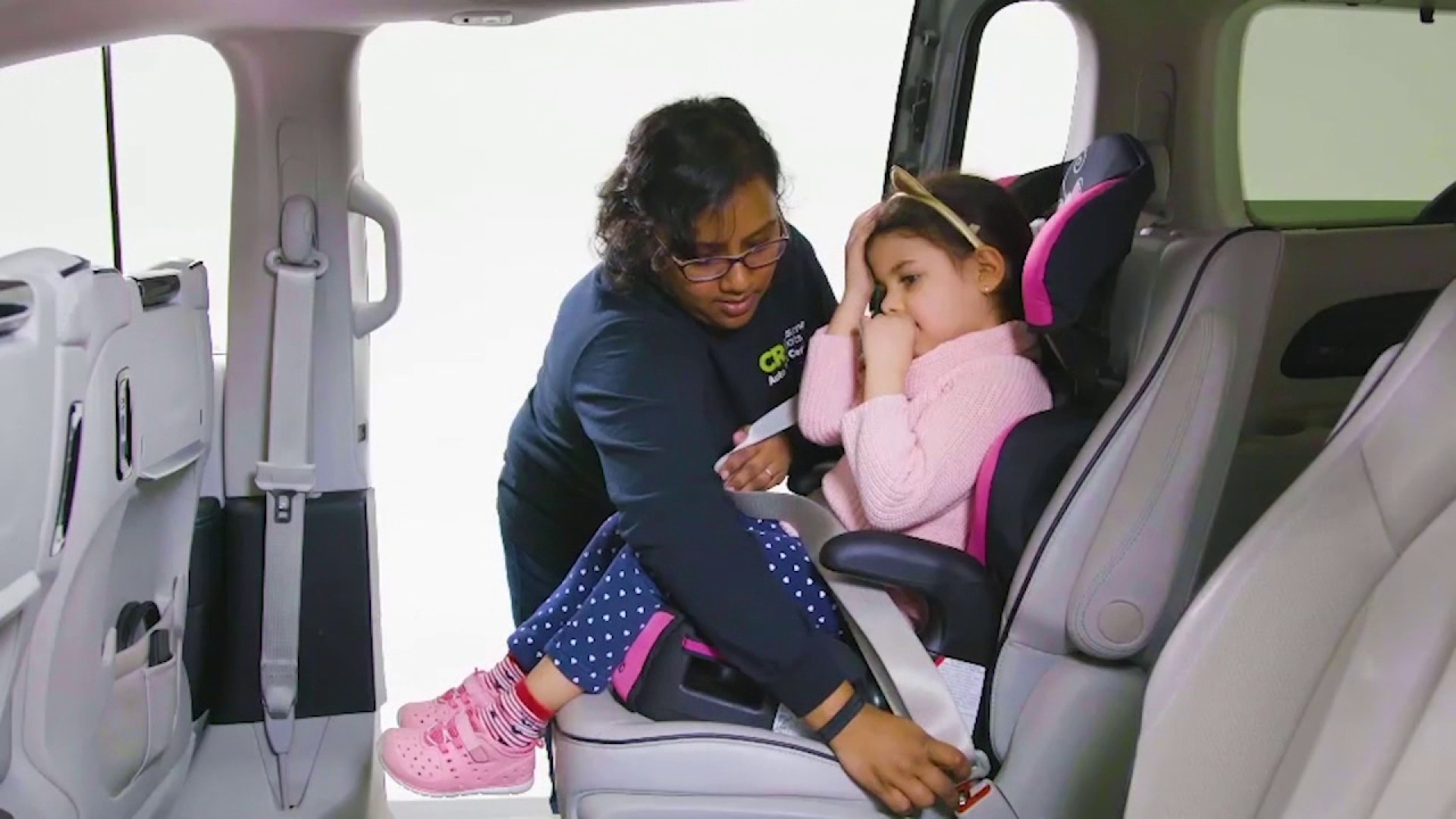 Mom creates a car seat-friendly coat for kids - ABC News