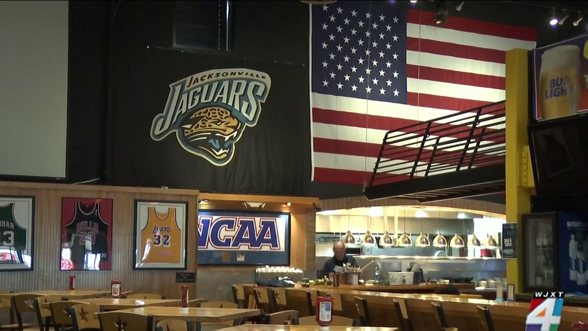 Ahead of Jaguars-Titans game, Jacksonville Beach bars gearing up