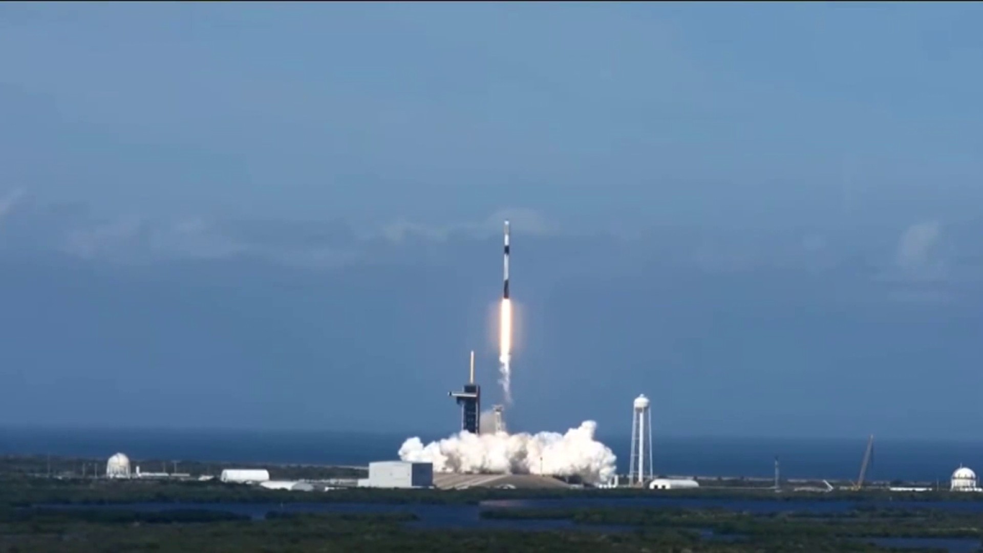 Kennedy Space Center Launch Schedule 2022 Watch It Again: Spacex Successfully Launches 49 Starlink Satellites From Kennedy  Space Center