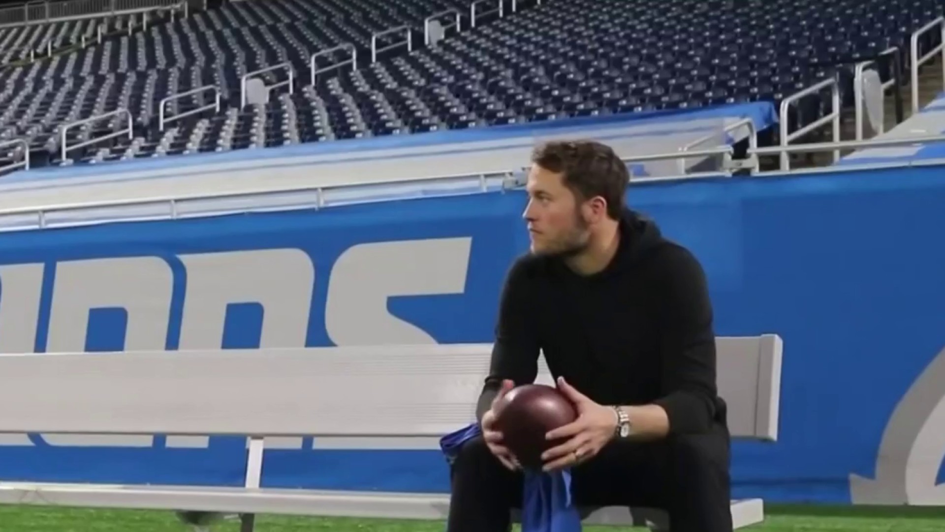 Matthew Stafford says he regrets reaction to photographer who