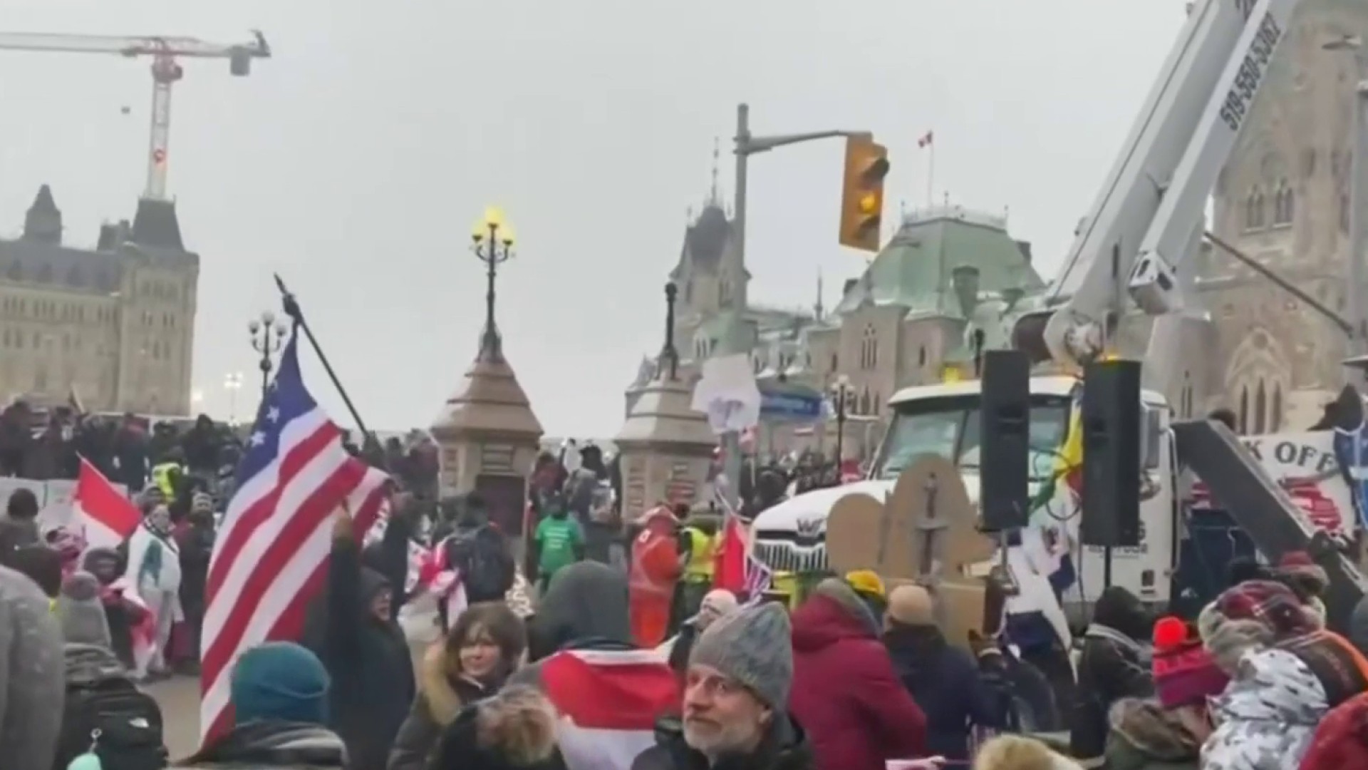 Crowd At Ambassador Bridge Grows Even After Injunction￼