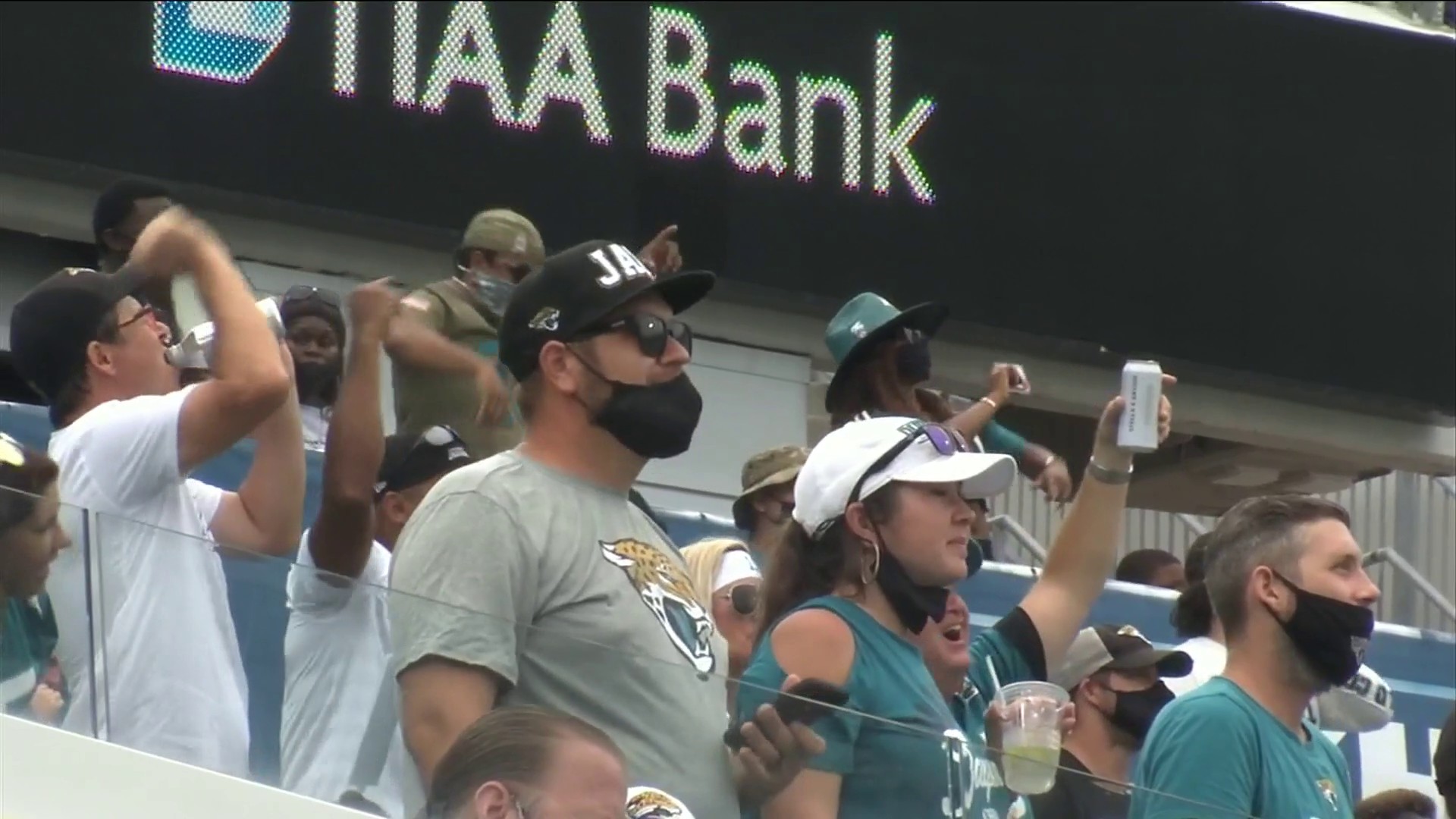 Jaguars will limit stadium capacity to 25% this season