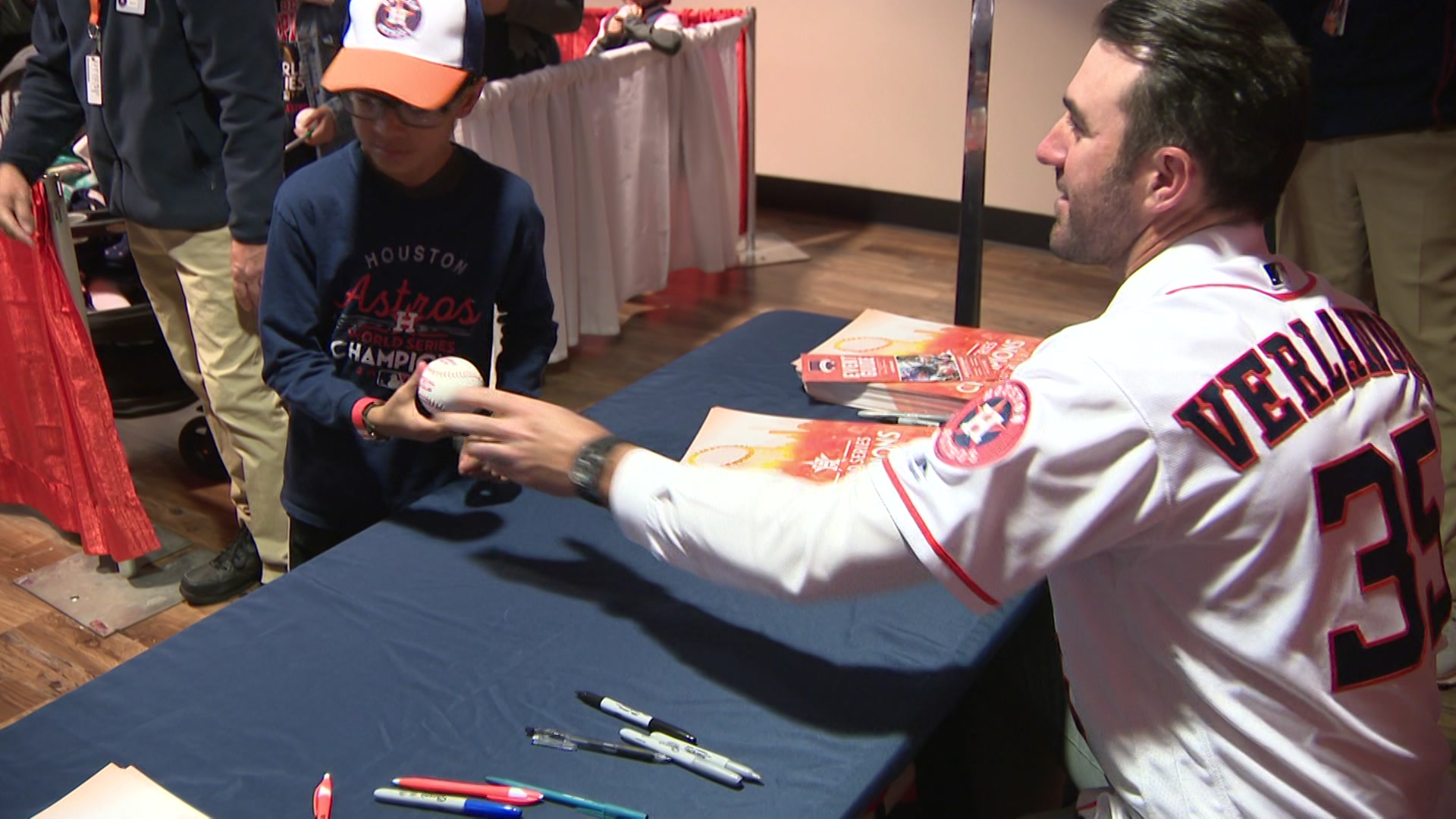 Astros: Jose Altuve's heartwarming gesture for young fan who