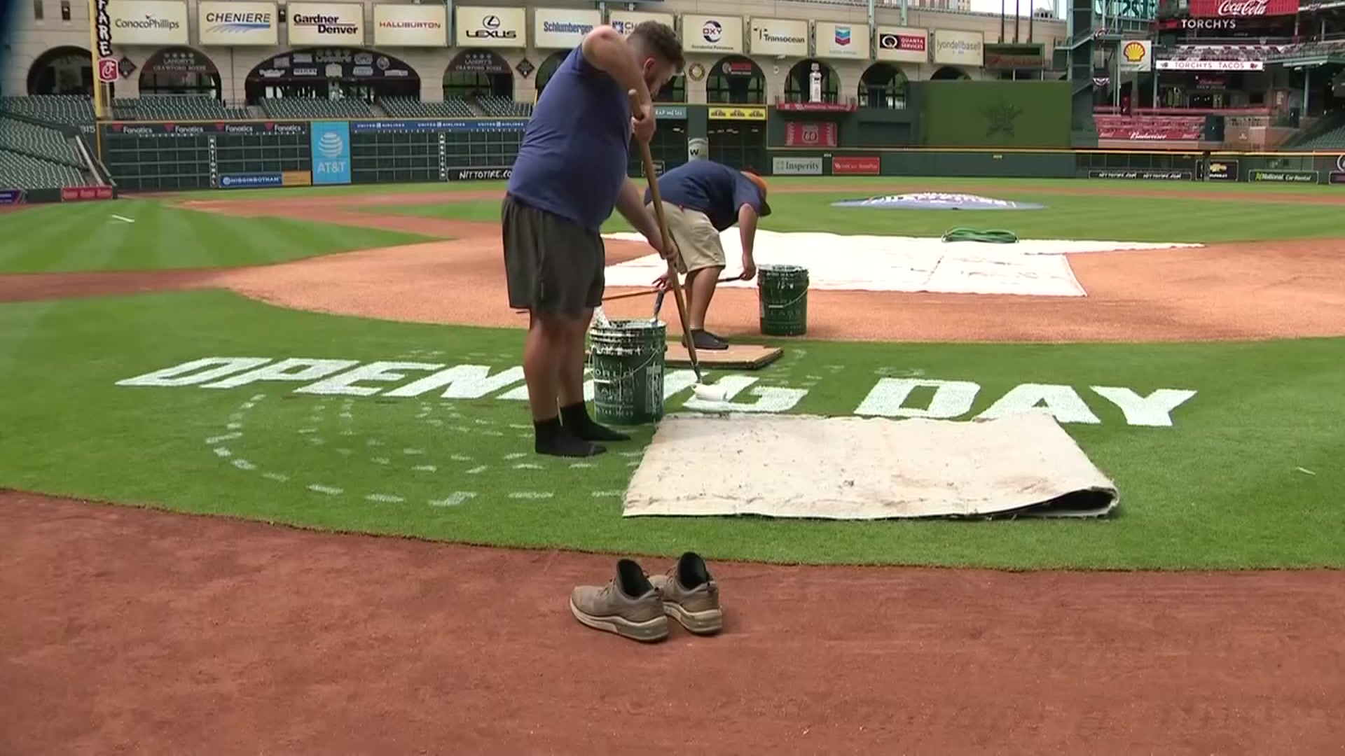 Houston Astros 'Gold Rush' merchandise event: Thousands of fans