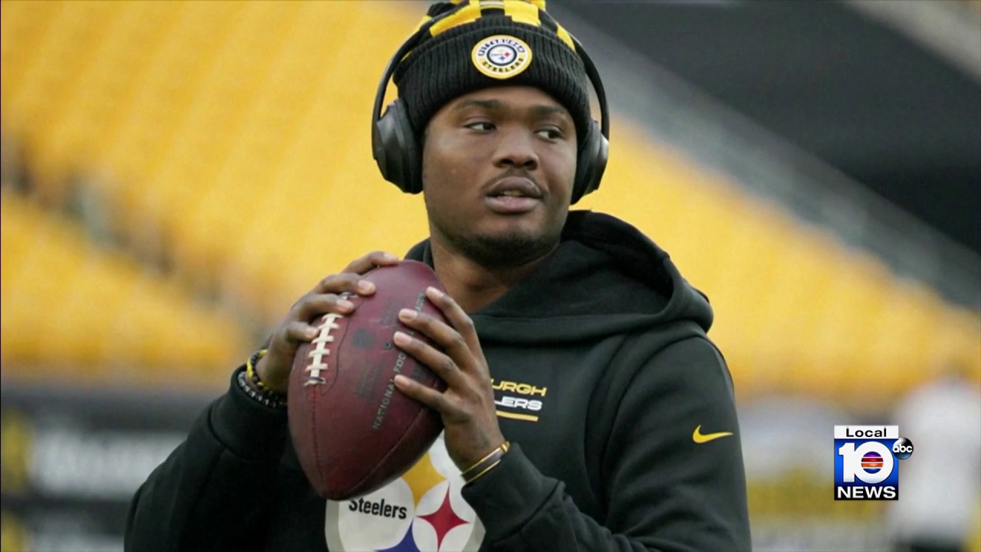 Dwayne Haskins misses end of rare Washington win due to selfie obligations.