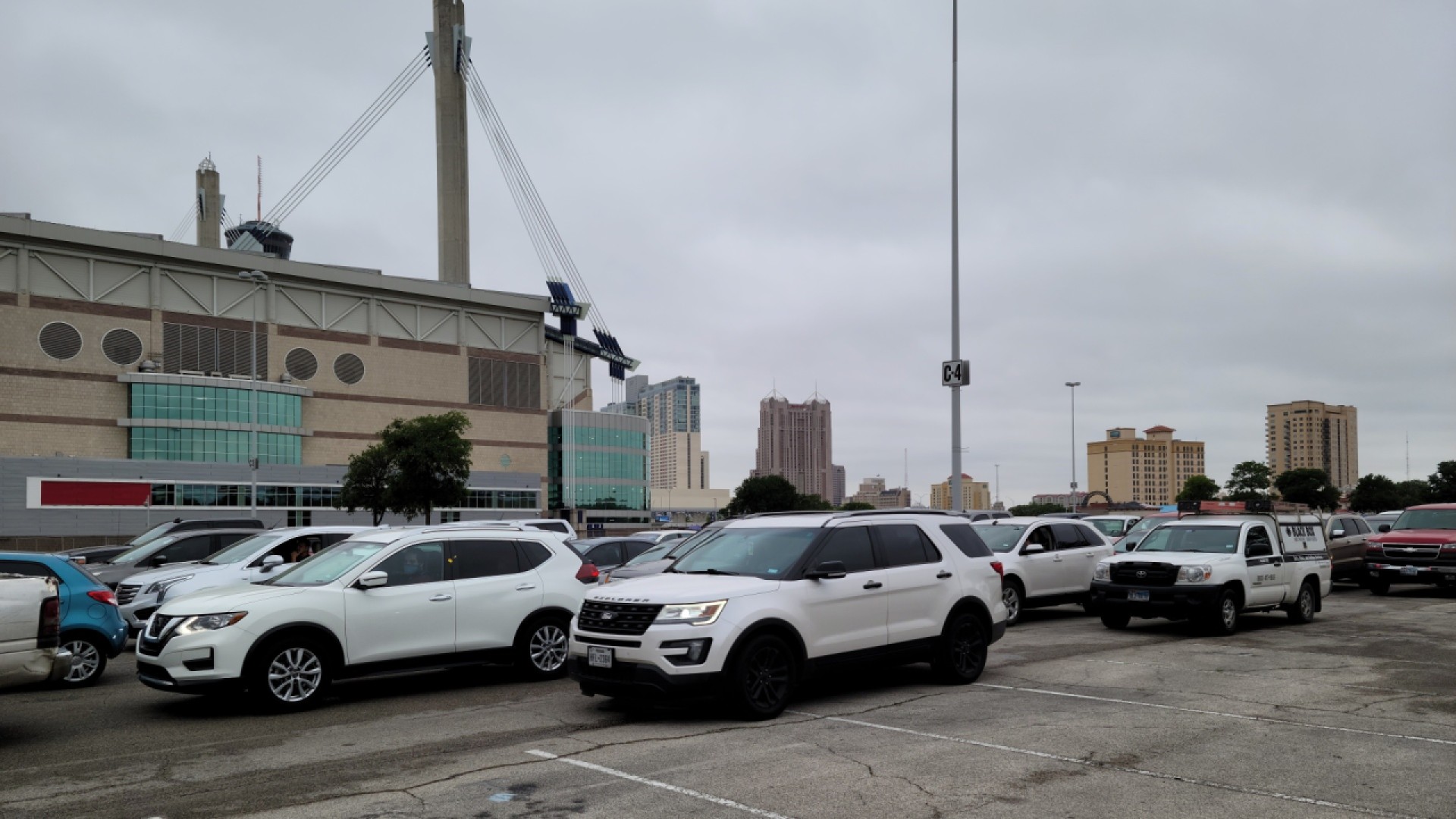 No Appointment Necessary Hundreds Show Up For City S Reservation Free Covid 19 Vaccines At Alamodome