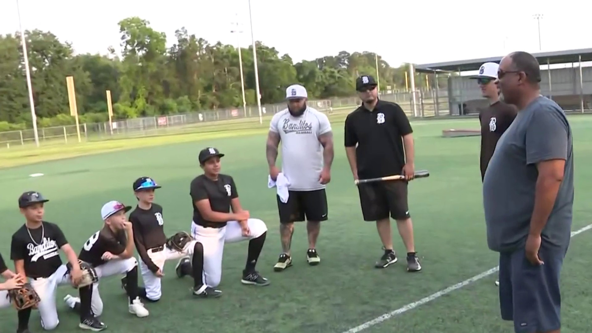 Texas youth baseball coach attacks umpire 