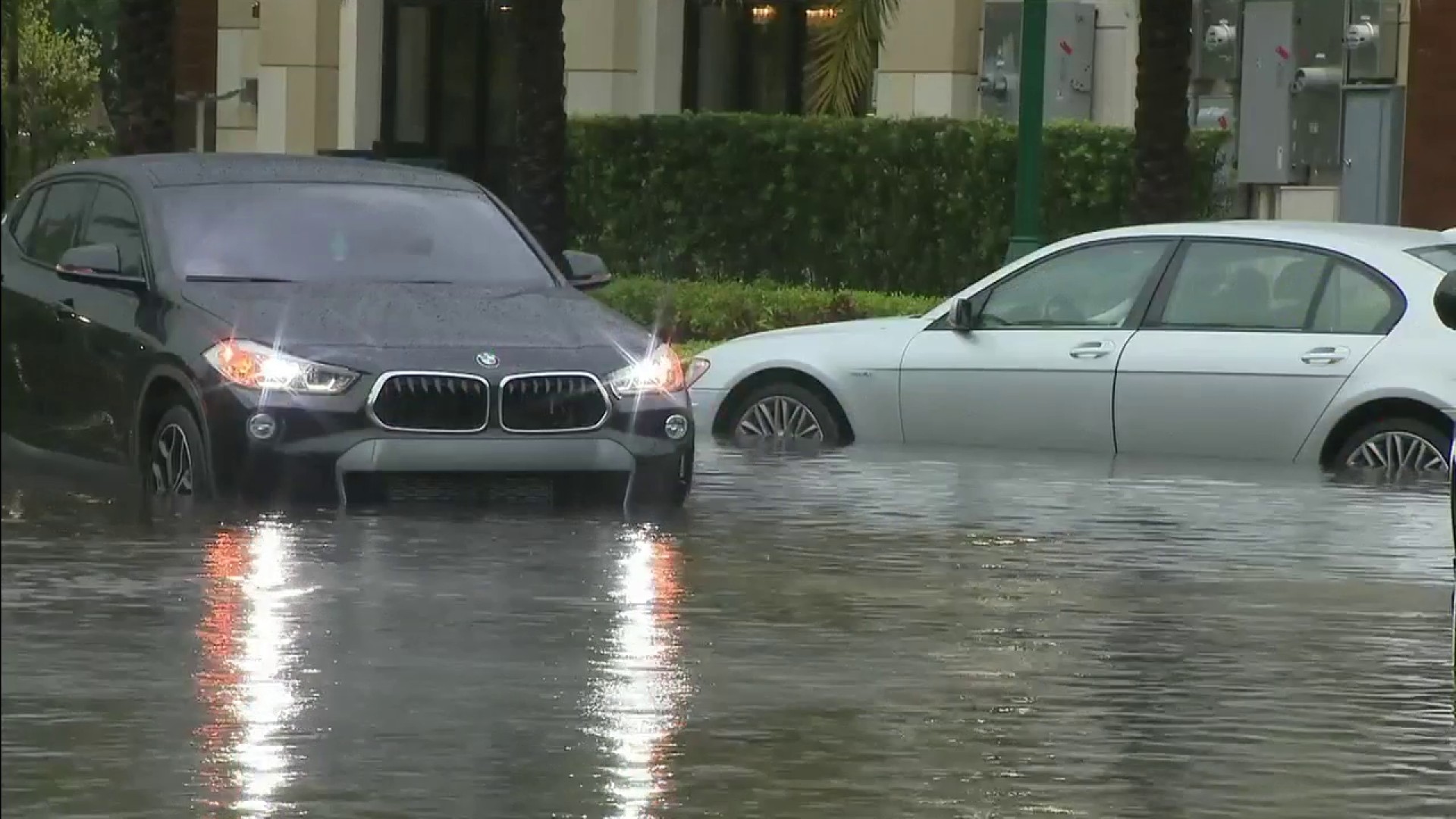 Flash Flood Warning In Effect South Floridians Deal With Rainfall Tornado Dangerous Roads