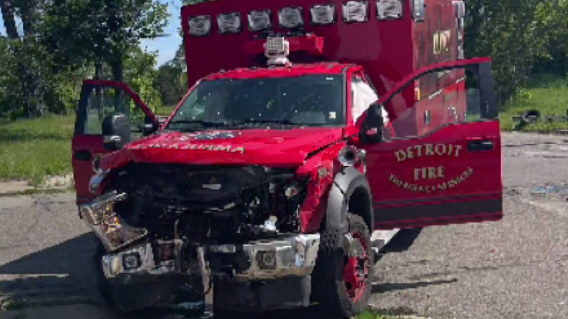 Stolen stop signs deemed main cause of ambulance crash on Detroit's west  side