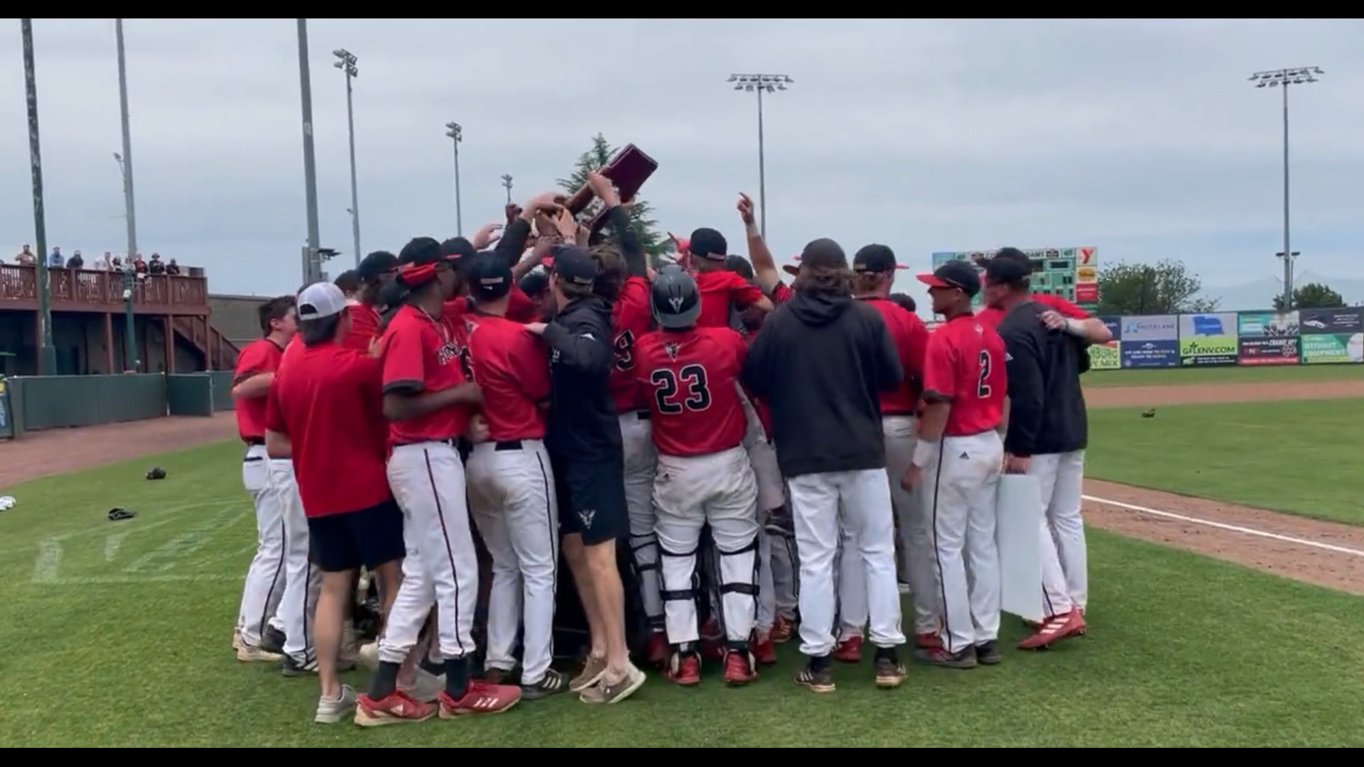 Lynchburg baseball wins Division III championship debut