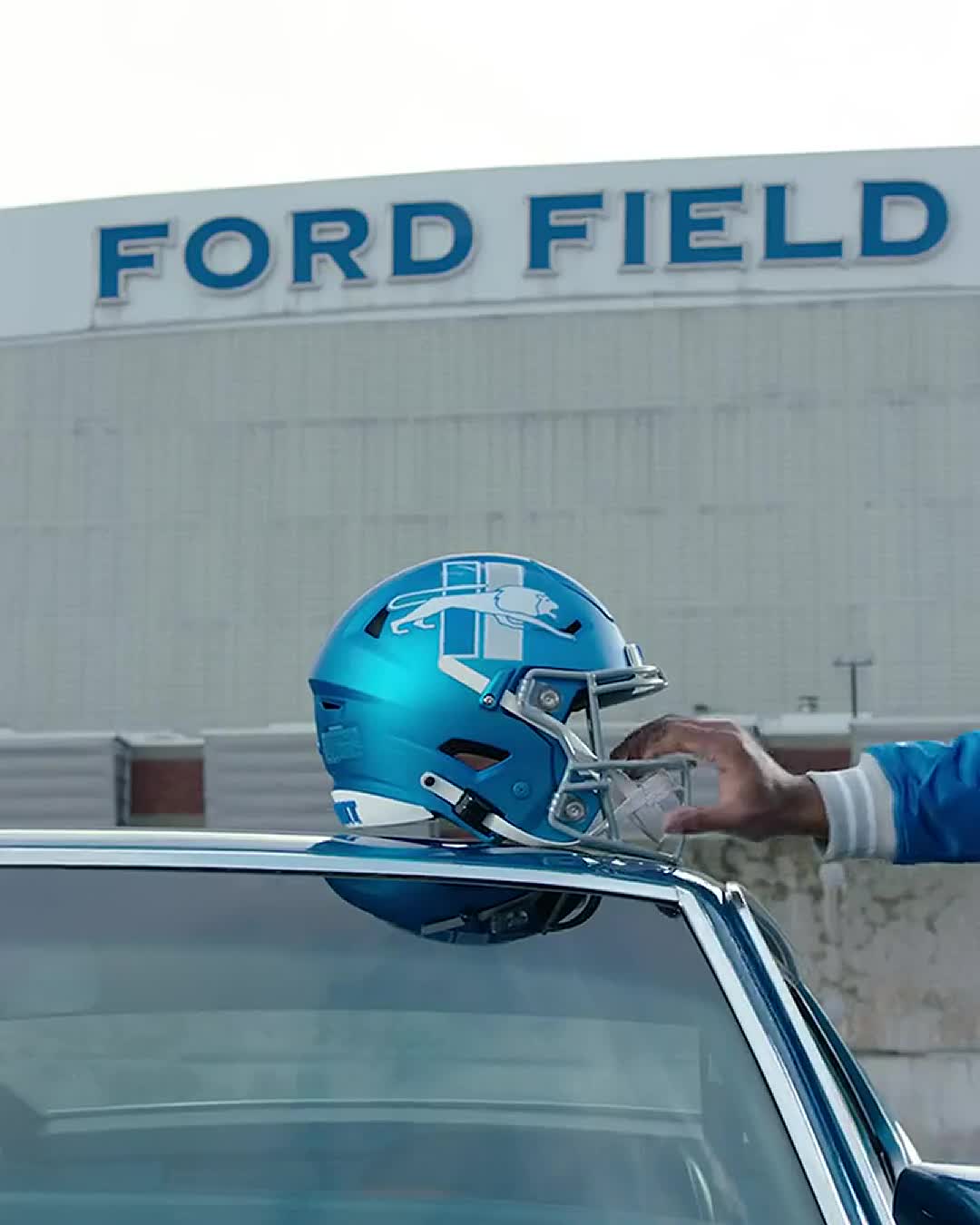 Detroit Lions reveal new blue alternate helmet with logo from '60s