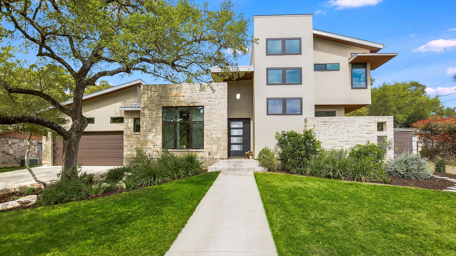 ranch style house 1970s