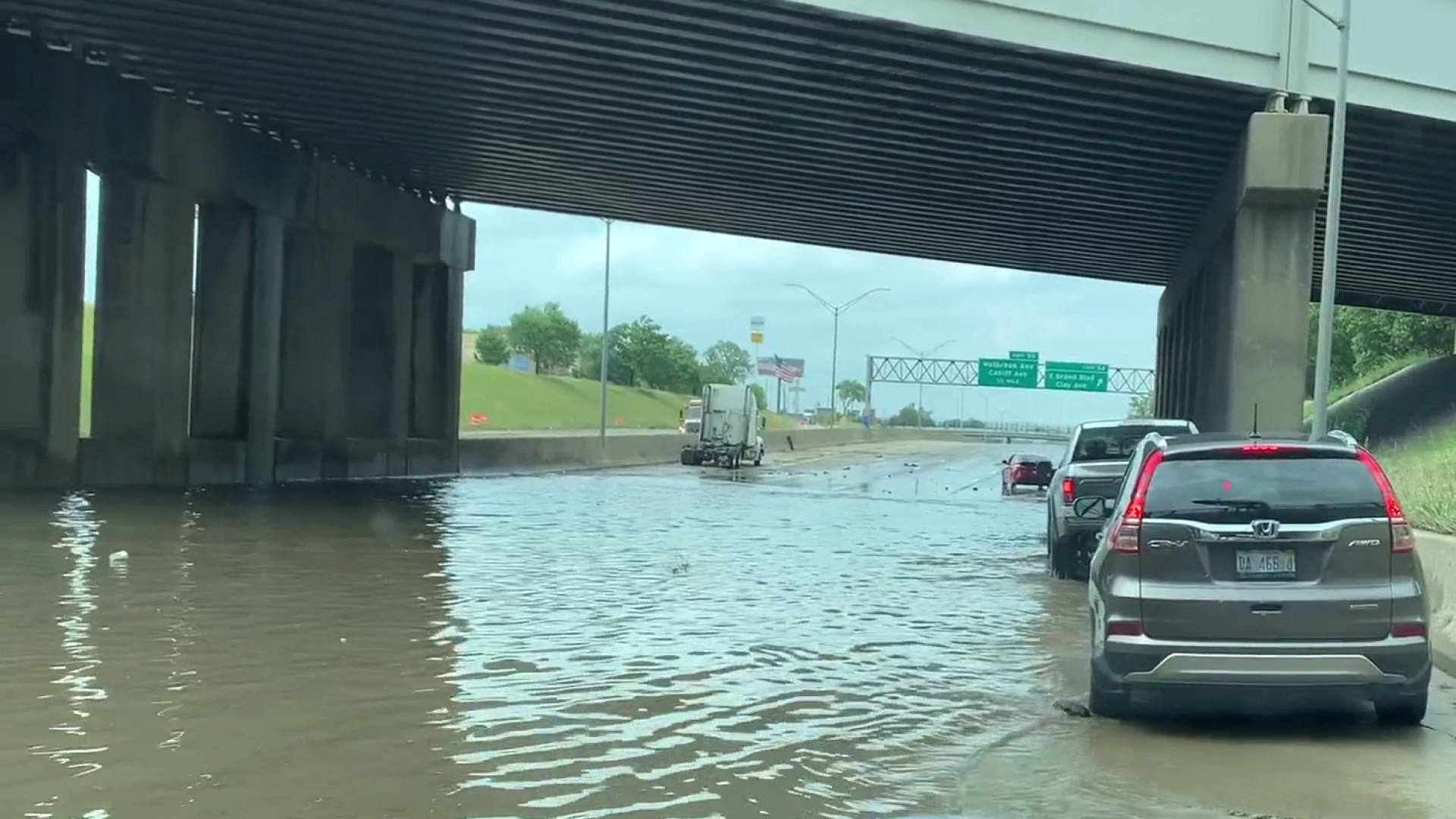 Check Roads For Flooding Check Out These Photos Of Major Flooding Across Metro Detroit