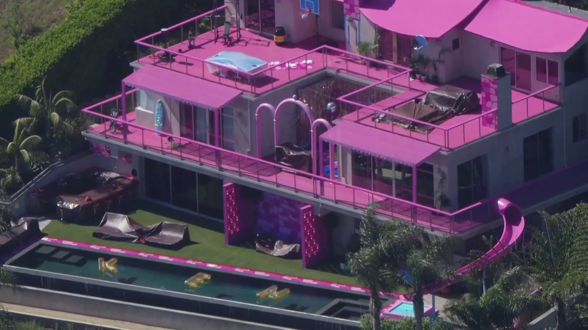 Let's Give Our Barbie Townhouse & Malibu House a Makeover Using Barbie Play  Sets 