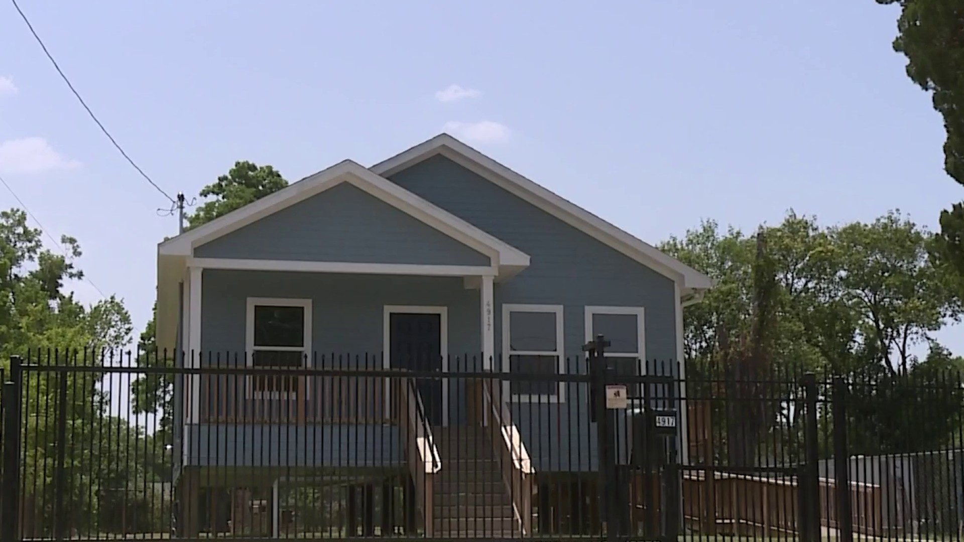 Nearly 5 years later, challenges persist for Houstonians trying to move  back home