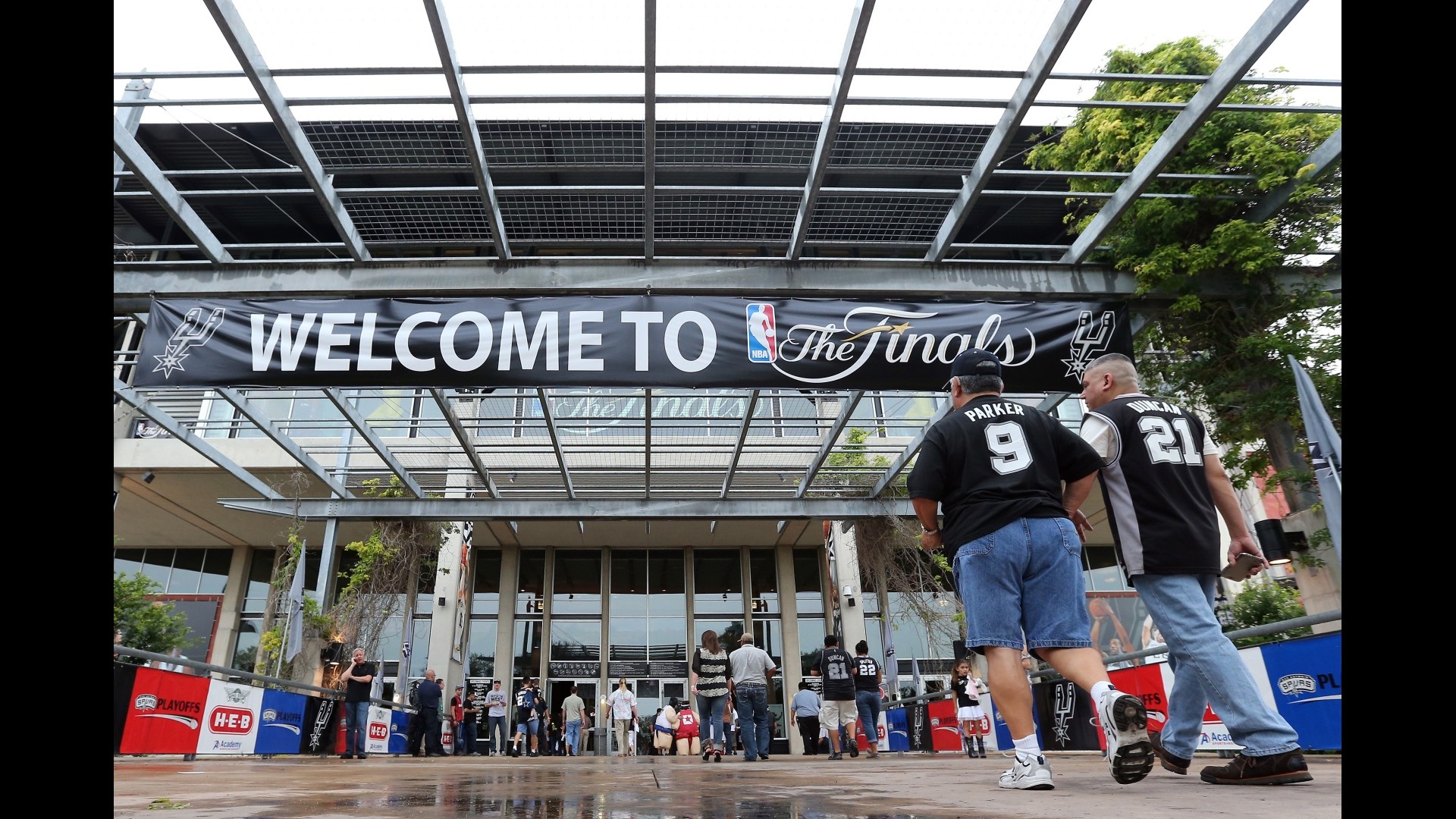 Spurs are shopping for brands to replace AT&T Center name