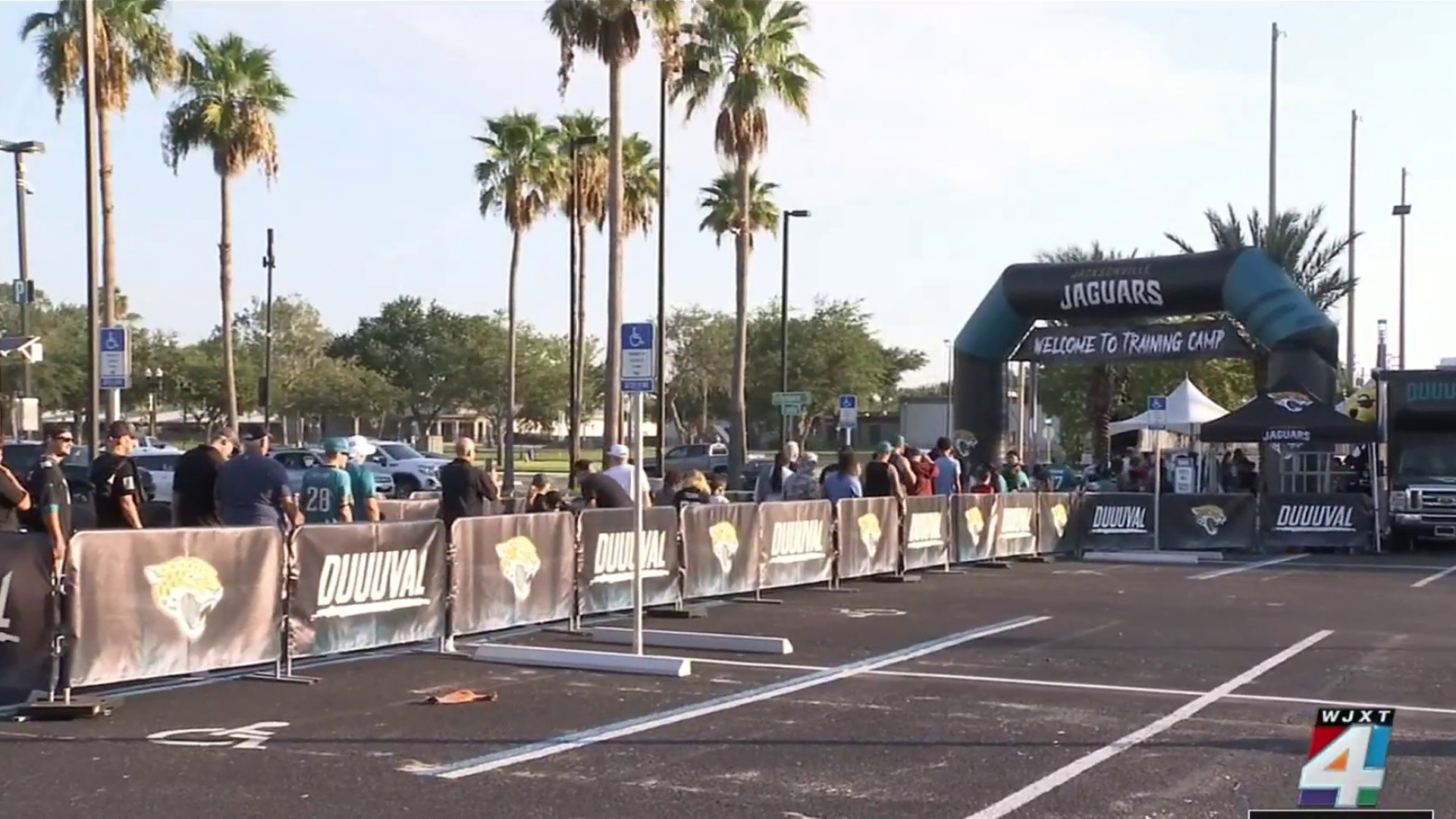 Jaguars' fans loving the fans and shade at Miller Electric Center