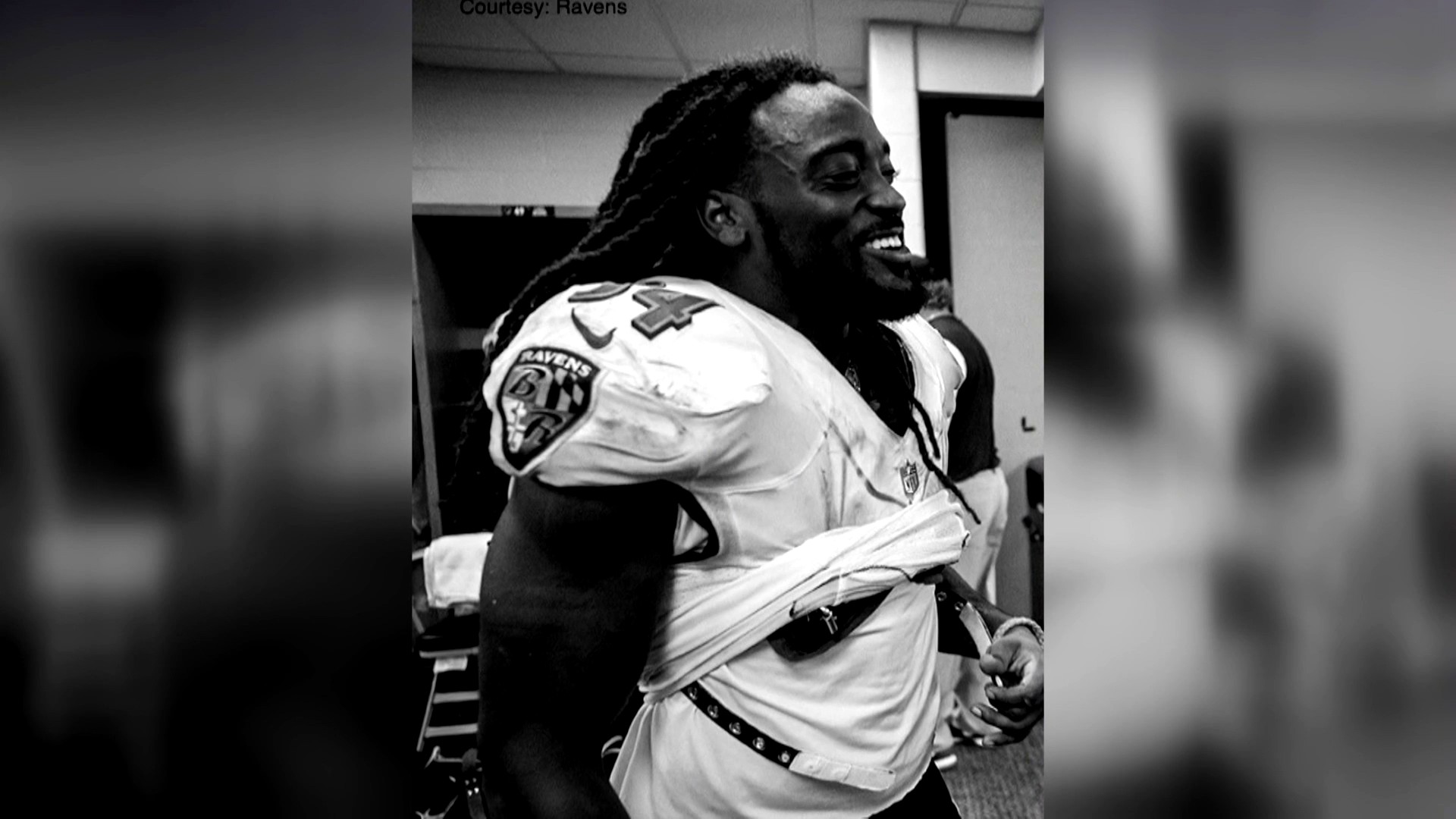 Alex Collins, a Former N.F.L. Running Back, Is Killed in a Motorcycle Crash  - The New York Times