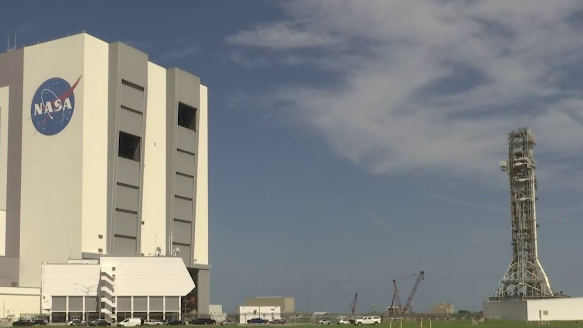 NASA's mobile launcher rolls to launch pad for Artemis II testing