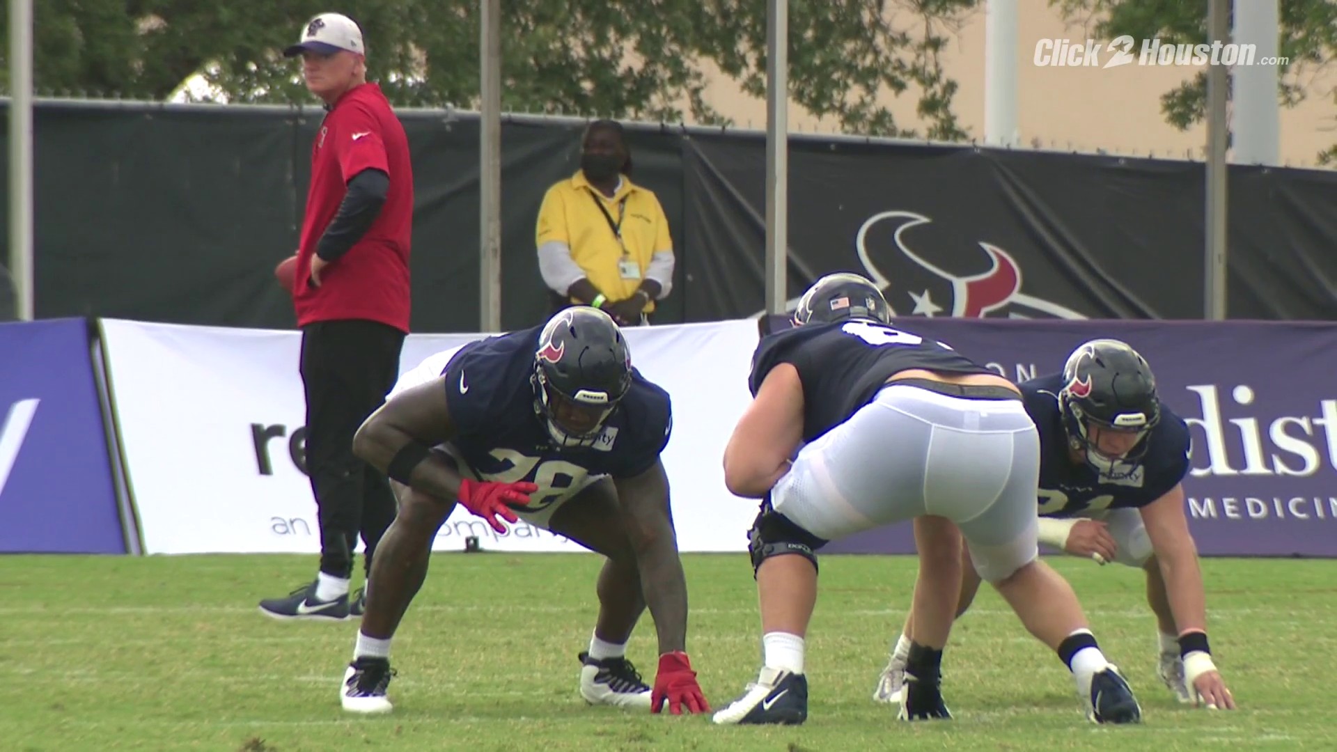 Texans' Laremy Tunsil surprises single mothers, children with meals, games,  gift bags and football tickets: 'I love giving back'