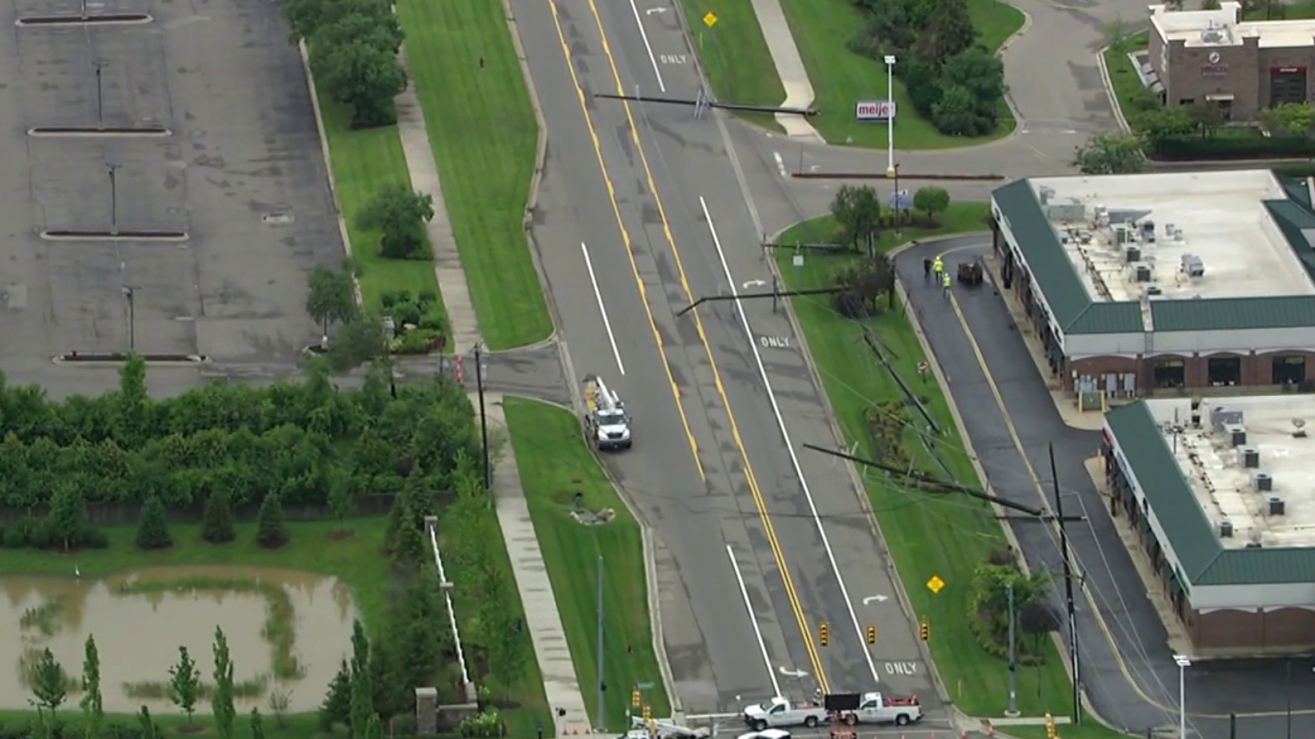 What to do if a traffic light is out during a power outage in Michigan