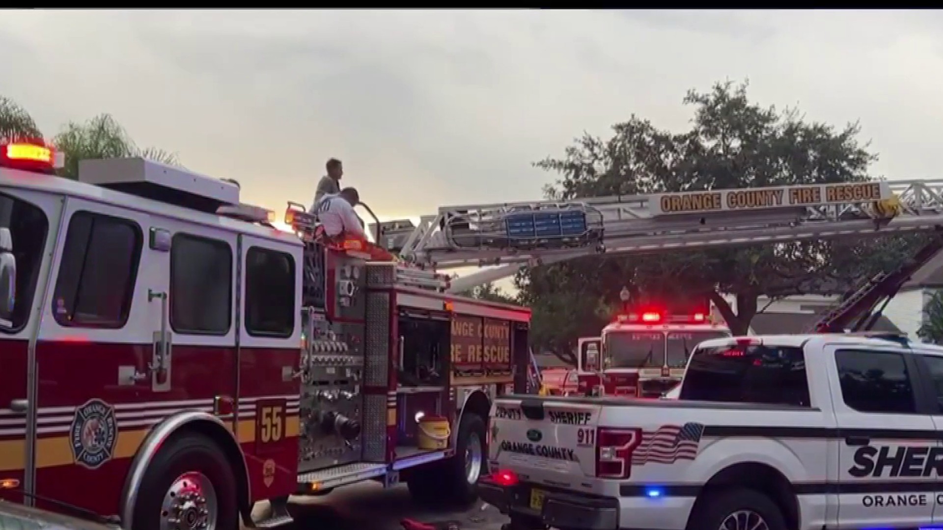 Vehicles torched by fire at Hard Rock Stadium parking lot during Dolphins  season opener - CBS Miami