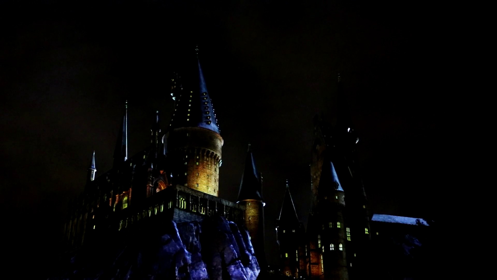 The SATURDAY SIX Looks at THE DARK ARTS in Universal's Wizarding