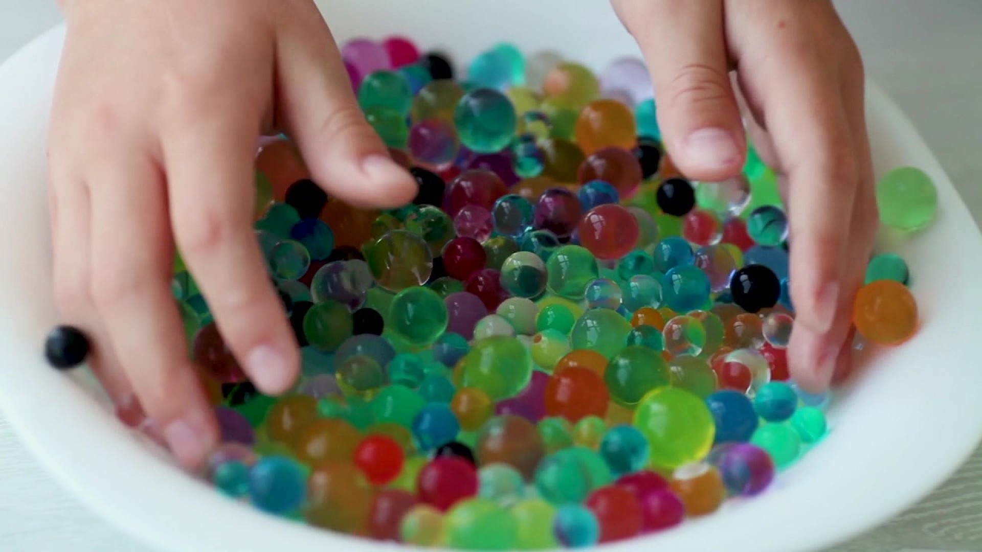 Dangers of water beads toys