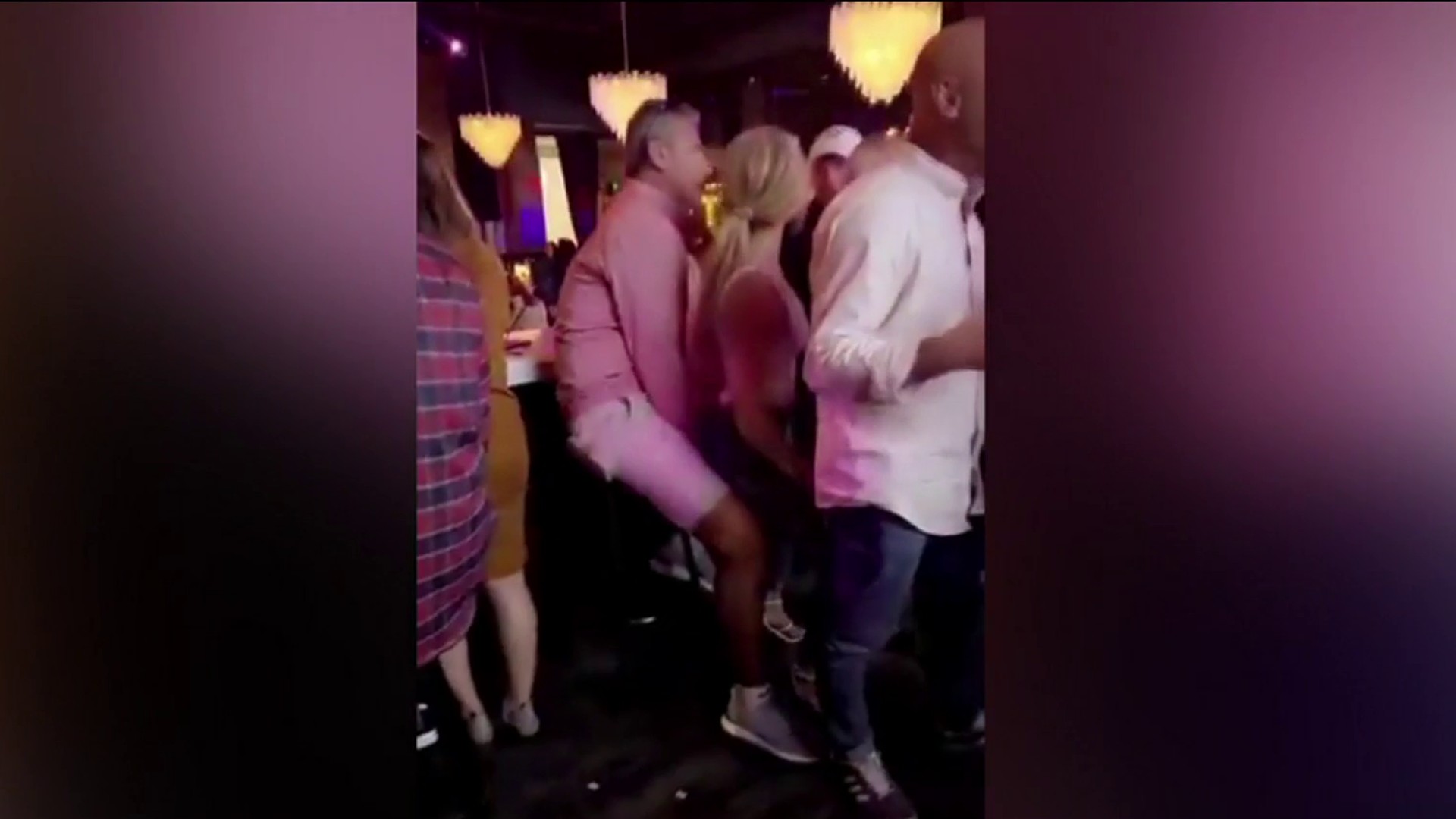 Video purportedly showing Urban Meyer out at bar goes viral picture