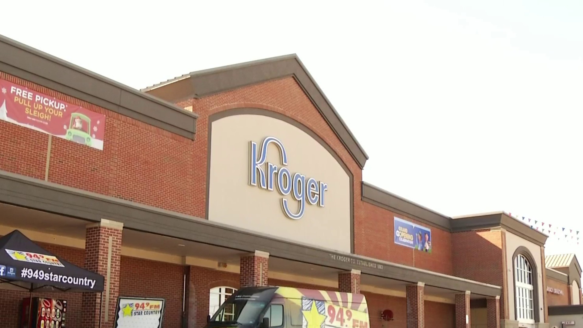 kroger celebrates grand reopening of stores with renovations in vinton daleville kroger celebrates grand reopening of