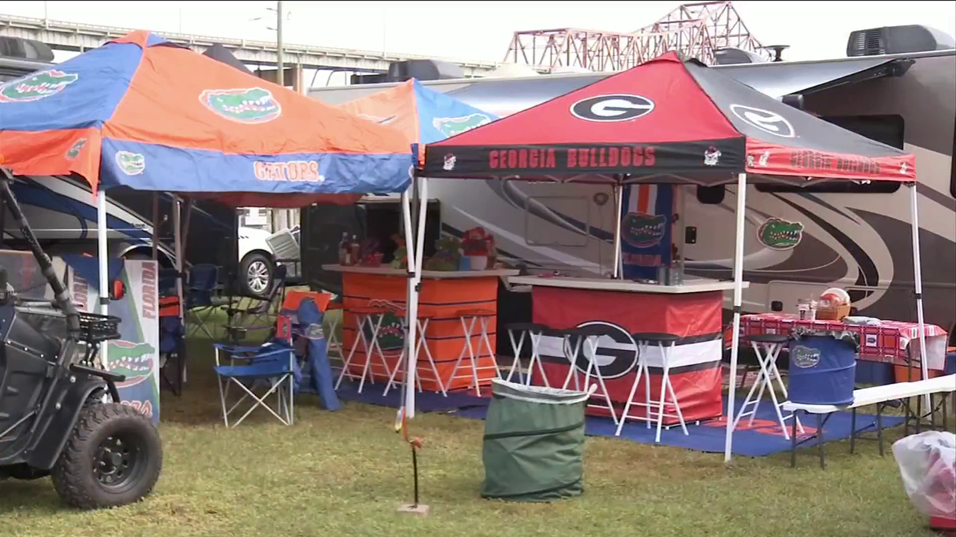 Gator and Bulldog Fans Tailgate at TIAA Bank Field