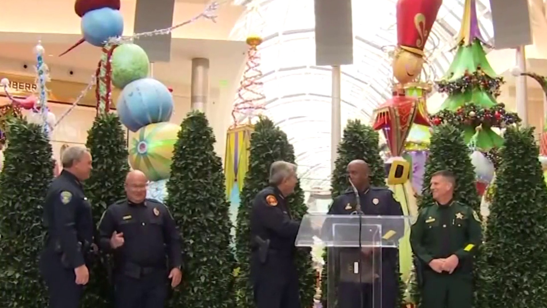 The Mall at Millenia gets Ready for the Holiday Season