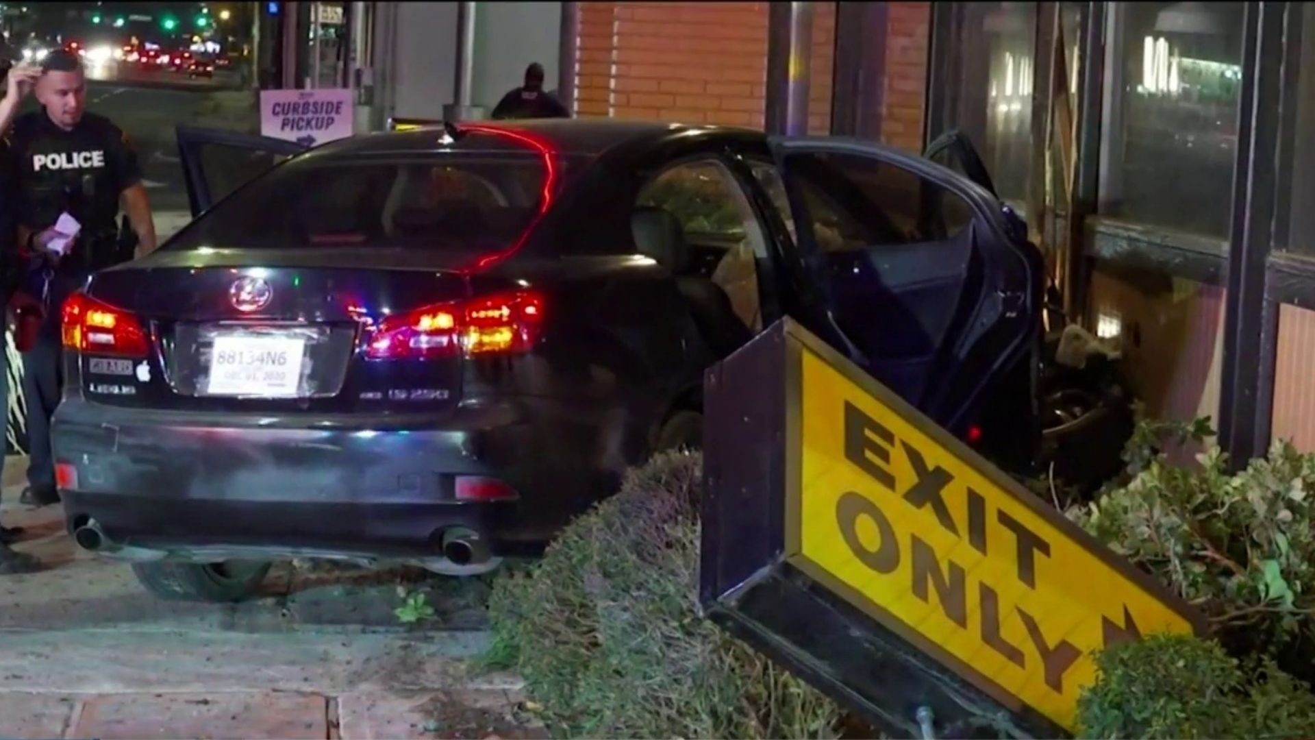 HPD: Vehicle crashes into Pappas Burger on Westheimer Road