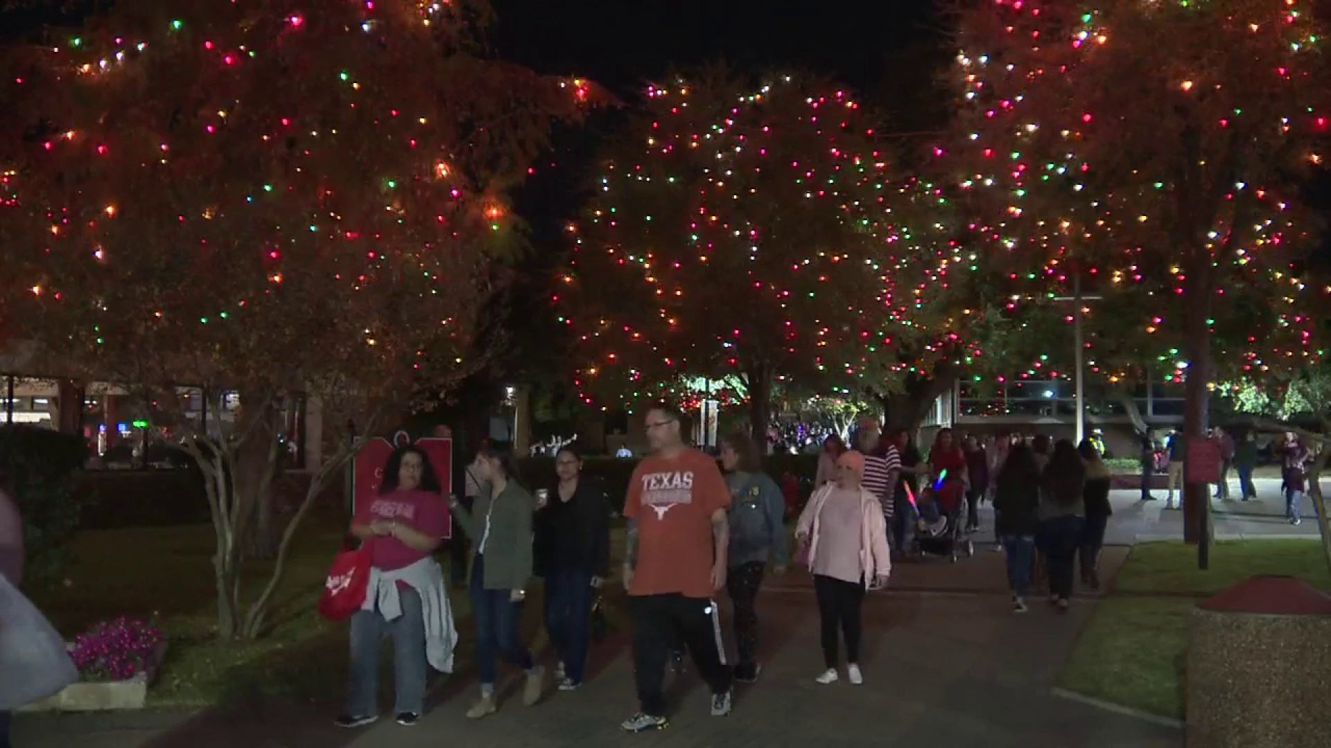 Incarnate Word Christmas Lights 2022 Uiw's Light The Way Holiday Festival Kicks Off