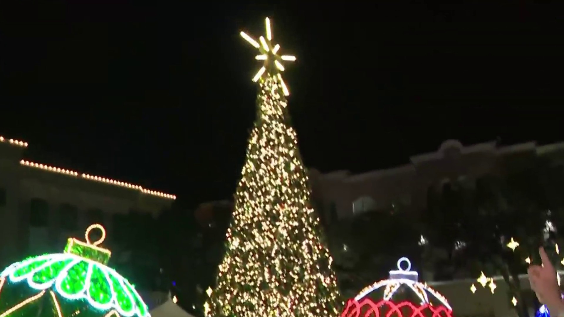 Events On Christmas Eve 2022 Sugarland Sugar Land Christmas Tree Ceremony Lights Up City Hall Once Again