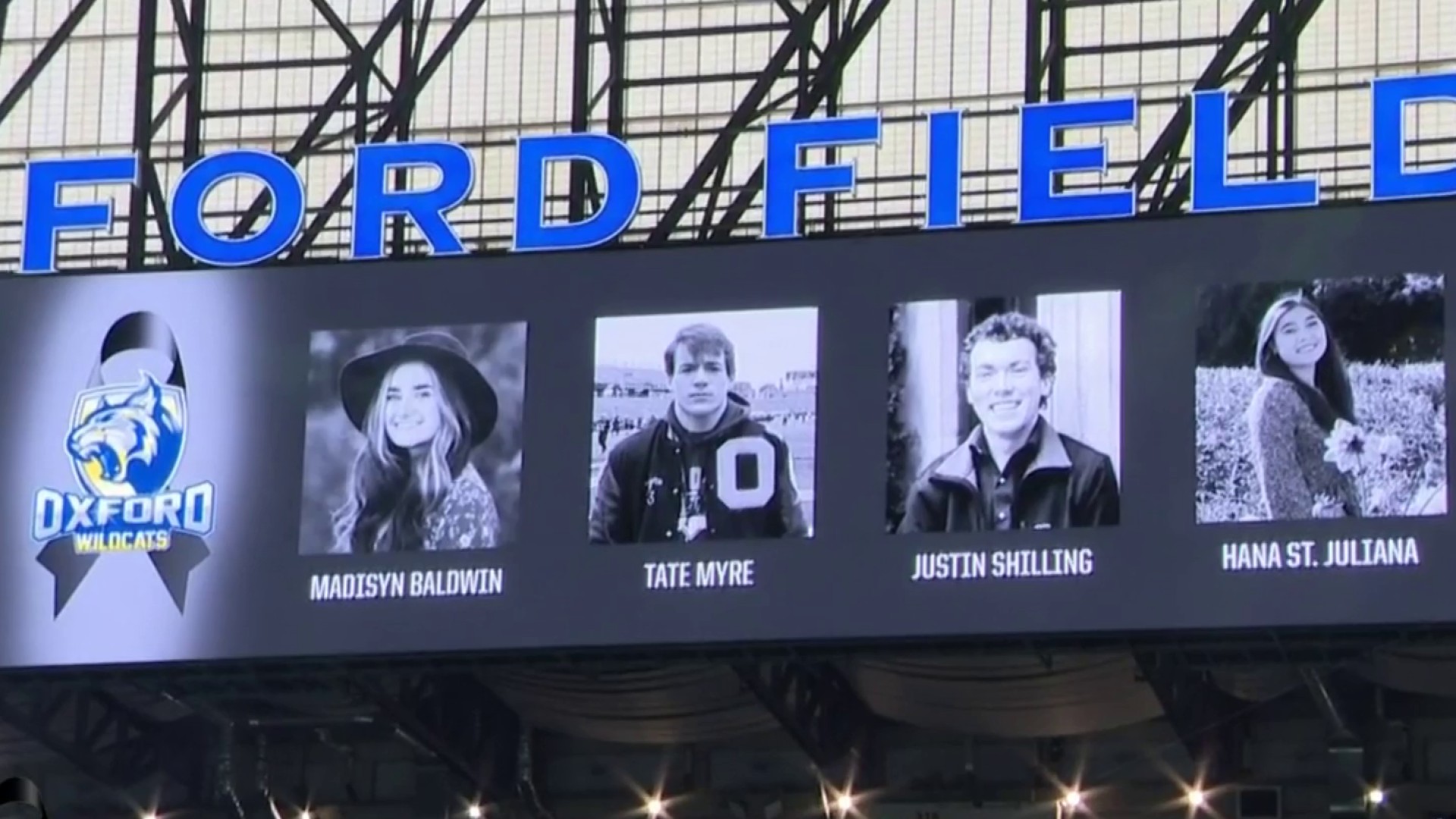 Detroit Lions honor Oxford High School victims both on and off the