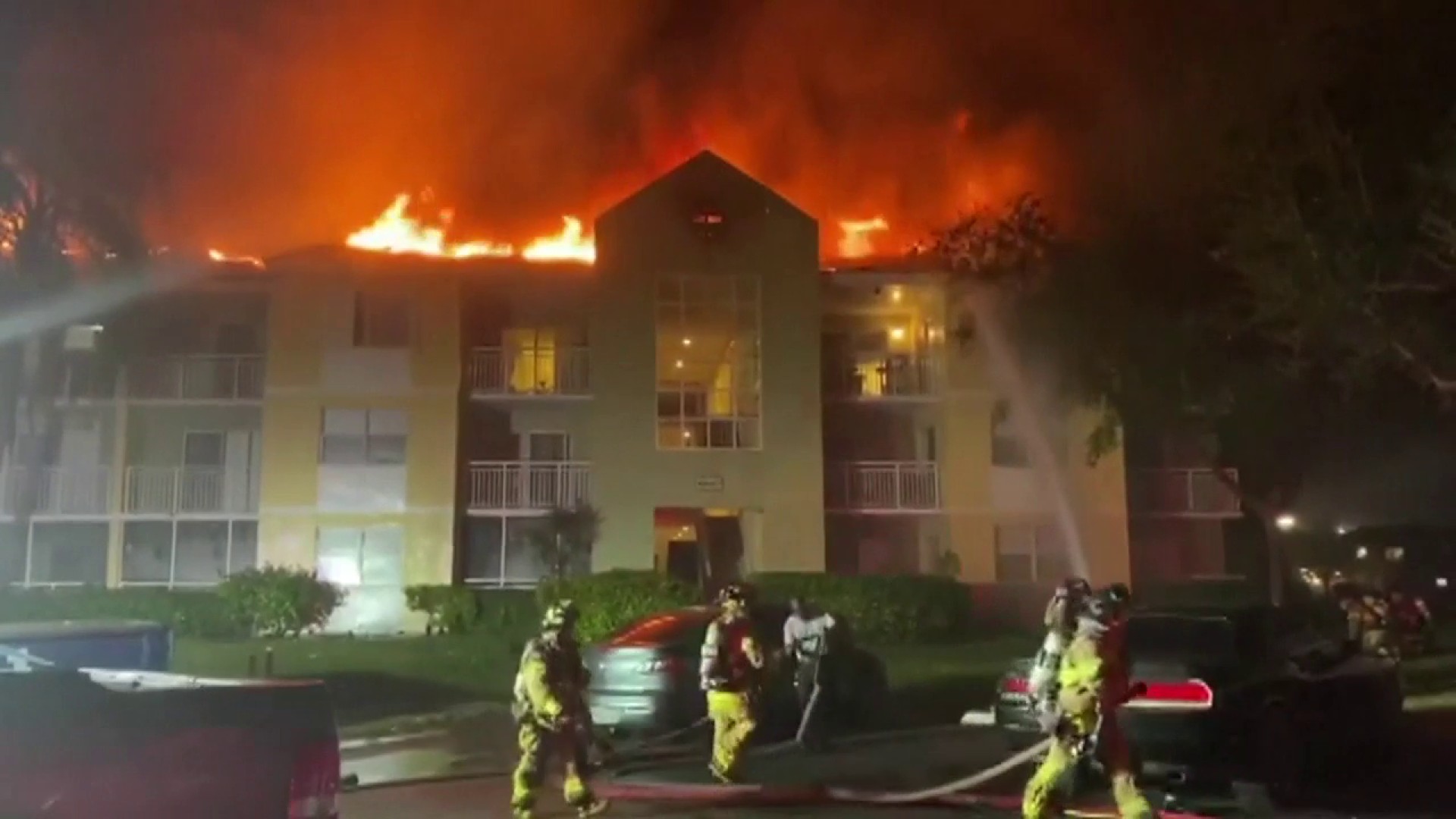 Detroit apartment fire displaces 20, man rams Eight Mile strip