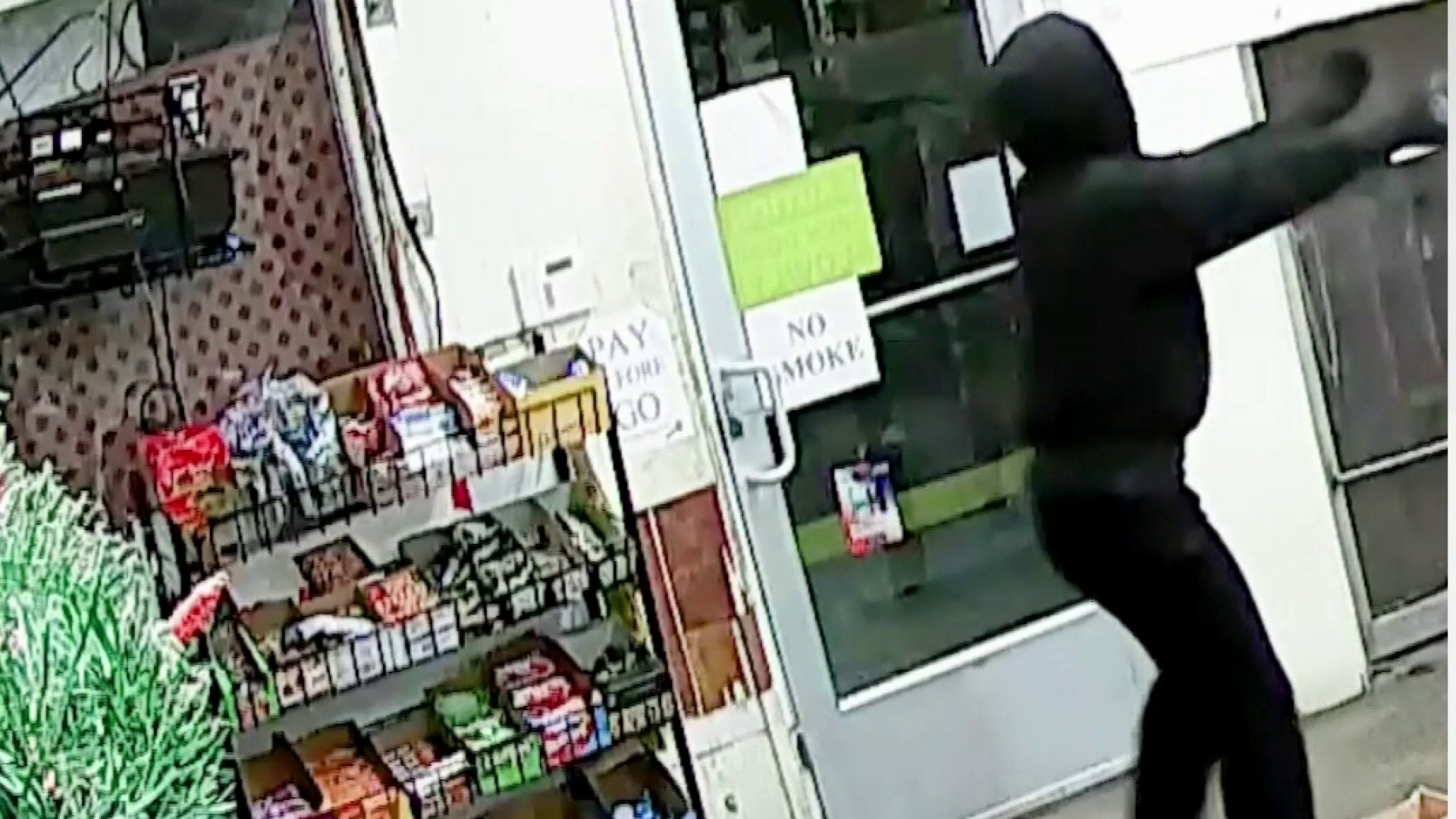 New surveillance video shows gunman inside Mount Dora store moments before deadly shooting