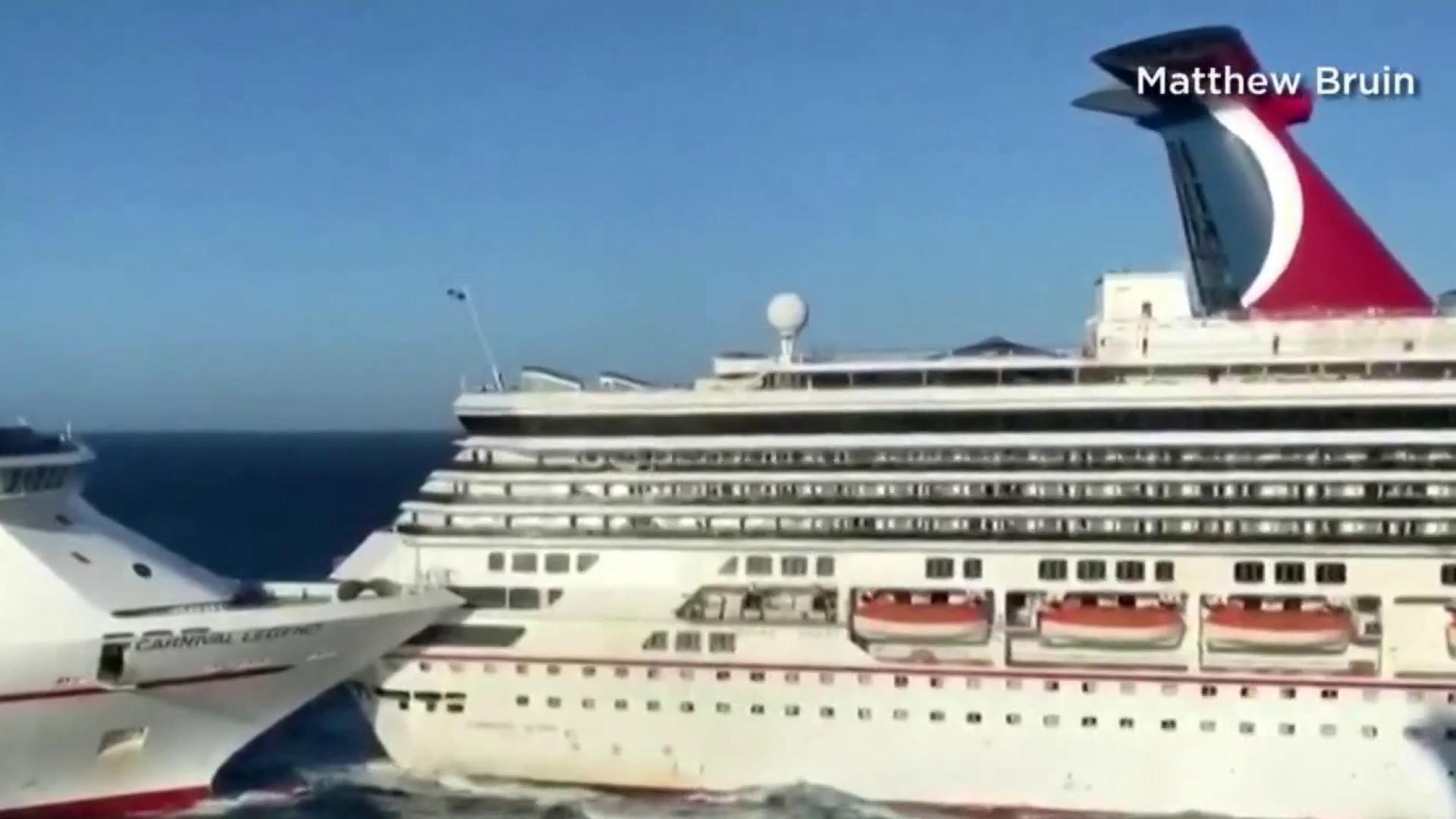 2 Cruise Ships Colide